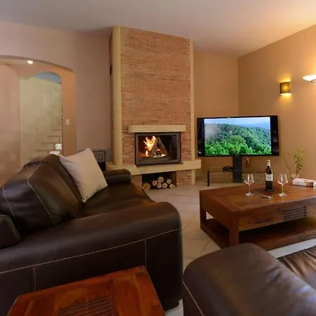 Scenic With Swimming Pool Combe-Moliere