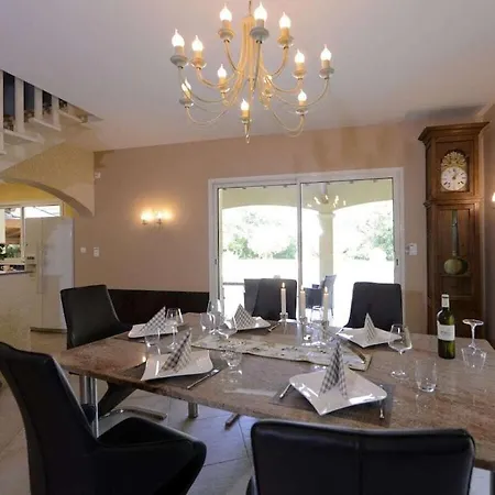 Scenic With Swimming Pool Vila