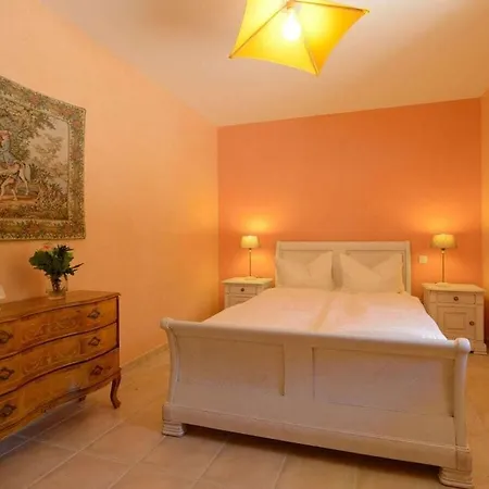 Scenic With Swimming Pool Vila