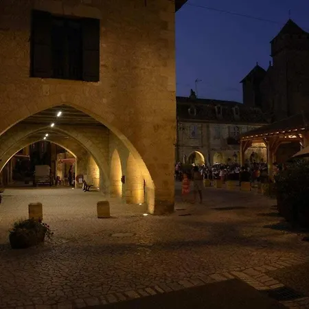 Vila Scenic With Swimming Pool Combe-Moliere