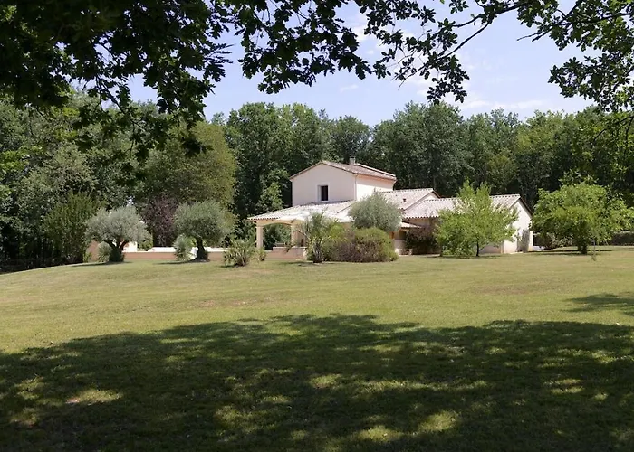 Villa Scenic With Swimming Pool