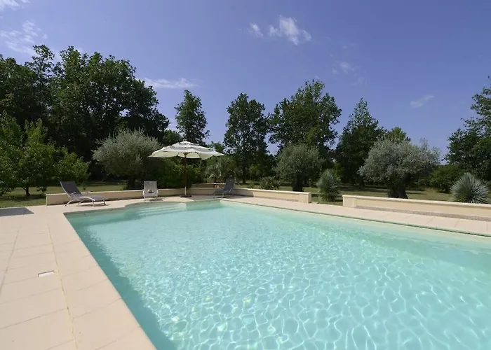 Villa Scenic With Swimming Pool
