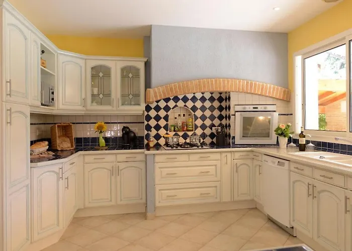 Scenic With Swimming Pool *